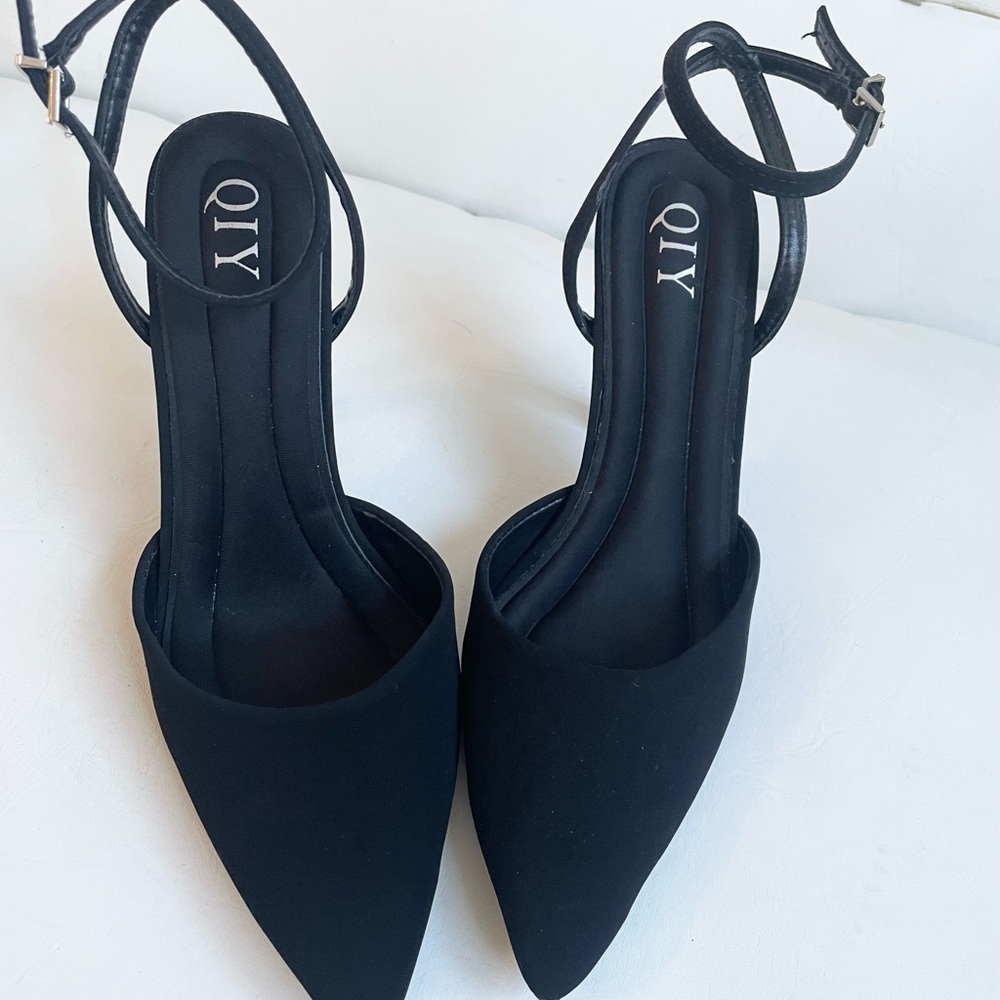 QIY BLACK FAUX SEUDE POINTED TOE HIGH HEEL SHOE ANKLE STRAP PADDED FOOTBED - Picture 6 of 10